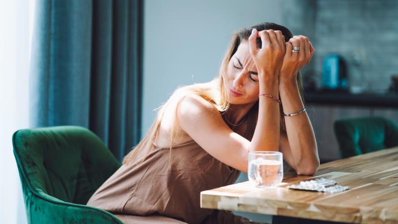 Bolest jako pouhý dílek nemoci. Trpí jí milion Čechů, omezuje je v práci i péči o rodinu