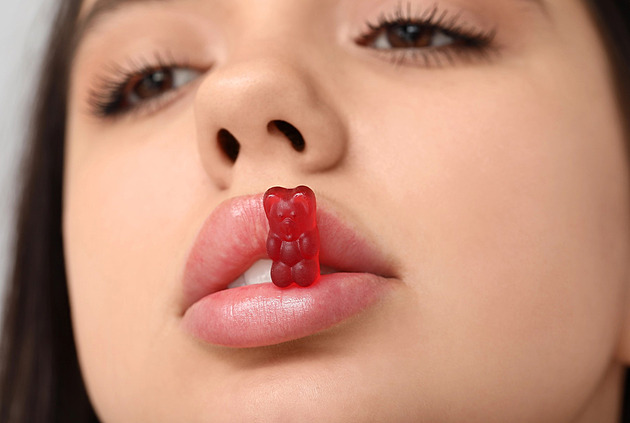 Mořská panna, želé i skleněné nehty. Trendy z TikToku, které nesmíte minout