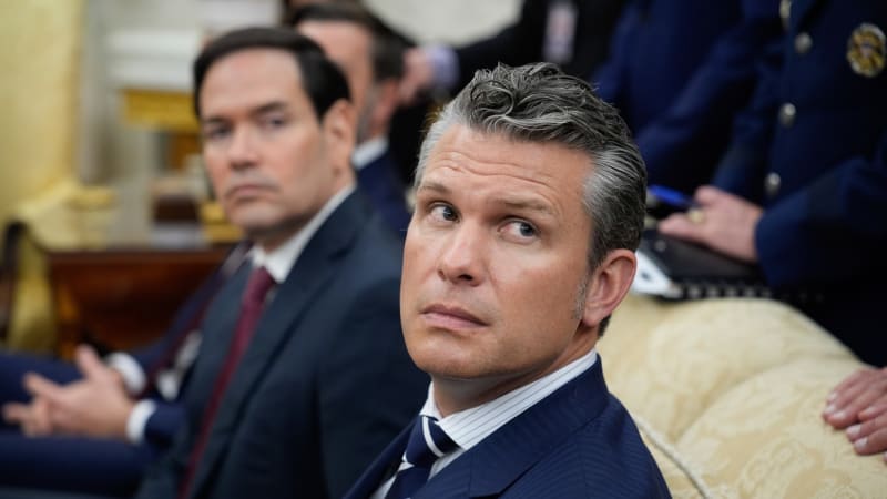 Šéf Pentagonu svolává armádní špičky na tajemnou schůzi. Co o setkání zatím víme?