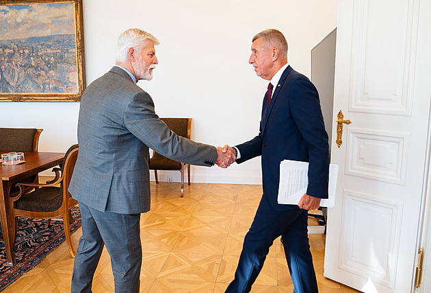 Prezident Pavel jednal s Babišem. Chtěl od něj vědět, jak vyřeší střet zájmů