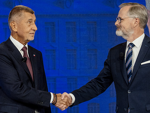 Poslední televizní střet Fialy a Babiše před volbami. Sledujte ho online na iDNES.cz