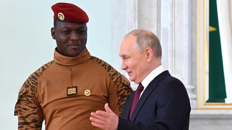 V Burkině Faso zatkli Čecha za údajnou špionáž. Zadrženo bylo dalších sedm lidí