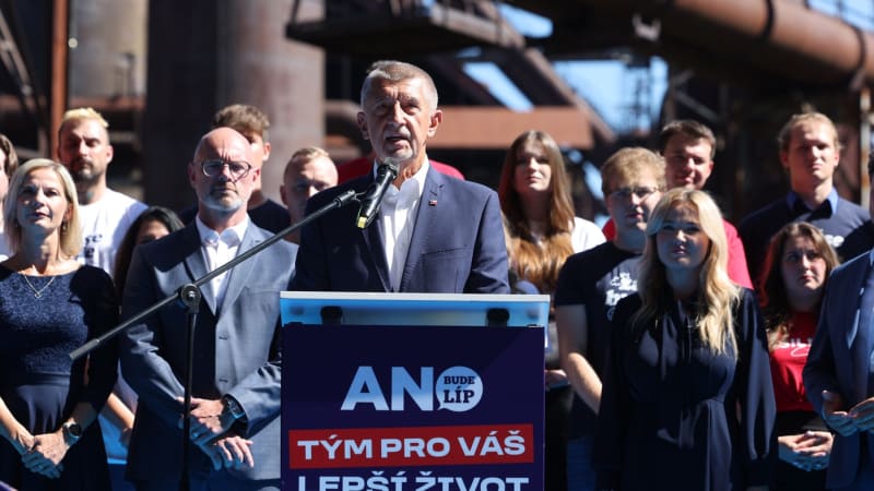 Bude s hnutím ANO opravdu líp? Babiš chce boj se šedou ekonomikou, ve velkém mají růst platy