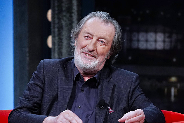 Bolek Polívka skončil v nemocnici. Z divadla ho odvezla záchranka