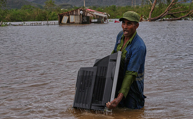 Děsivý hurikán Melissa na Jamajce zabil devatenáct lidí, na Haiti jich zemřelo třicet