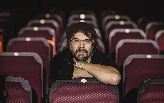 Musím poslouchat, jestli slyším, umrtvuje mě to. Tinnitus je hnus, říká Dan Bárta