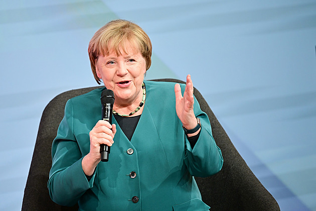 Evropě hrozí tvrdá konfrontace s USA kvůli umělé inteligenci, varuje Merkelová