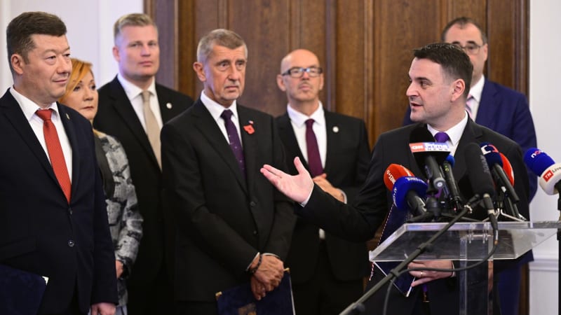 Macinka pod tlakem. Diplomaté se proti němu mají bouřit, situaci bude krotit naštvaný Babiš