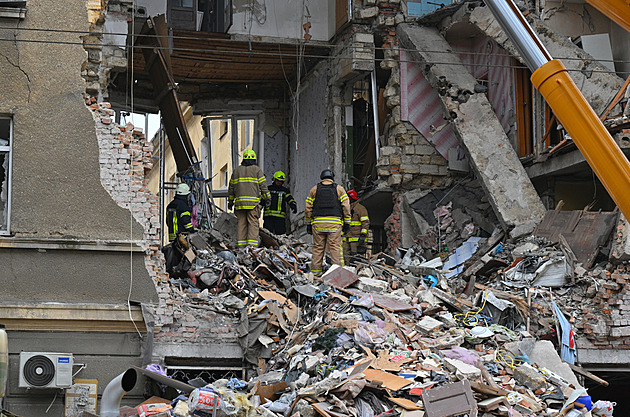 Rusové zasypali Ukrajinu drony. U Mykolajivu s nimi lovili děti
