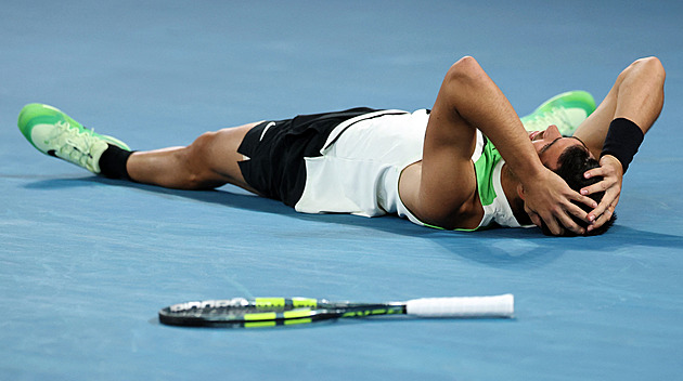 Zázračný Alcaraz! Udolal Djokoviče a jako nejmladší vyhrál všechny grandslamy