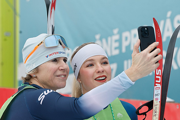 Krize neexistuje. Nepijeme. Neumannová cepovala dceru, komentuje i její pozadí