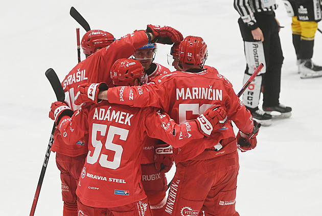 ONLINE: Boj o čtyřku vrcholí, Sparta znovu vede, daří se i Liberci, Plzni, Varům a Třinci