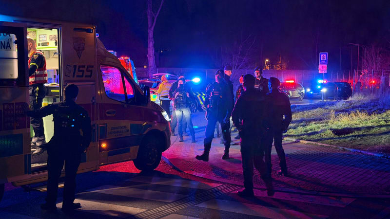 Útok nožem v pražské Tróji: Na místě jsou dva zranění, policie přiblížila detaily