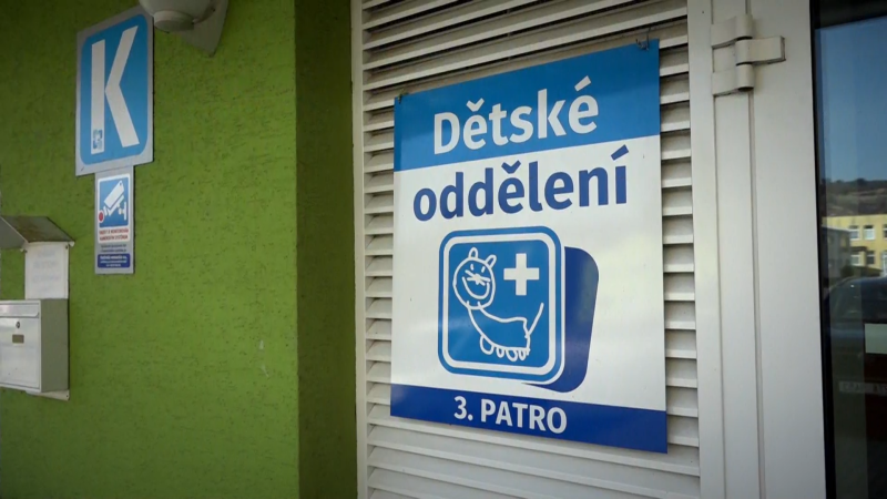 Šok ve Vsetíně: Oblíbený primář ordinoval namol opilý, rodiče dítěte na něj zavolali policii