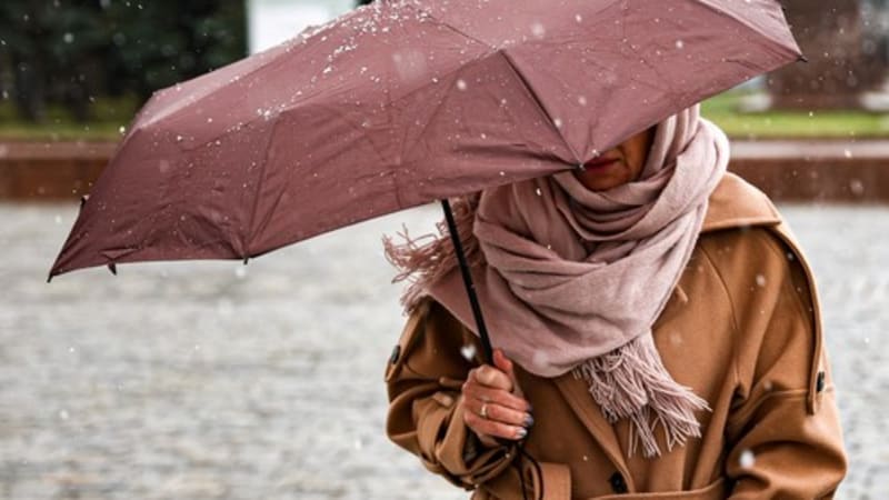 MAPA: Aprílové počasí dorazilo brzy. Slunečné dny vystřídají přeháňky, kde napadne sníh?