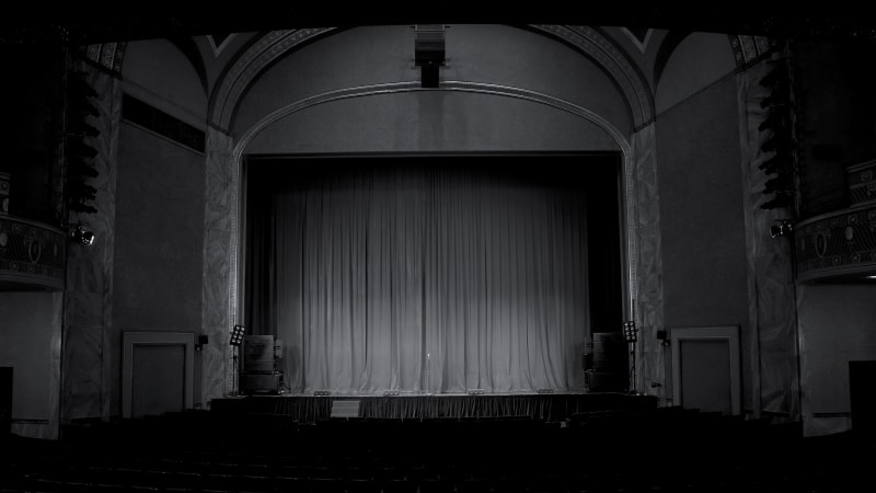 Smutek na Slovensku: Zemřela legendární zpěvačka Adamcová, vystupovat začala už jako dítě