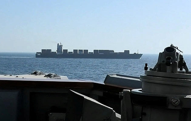 Torpédoborec Spruance použil námořní dělo poprvé po 38 letech. Je to rarita