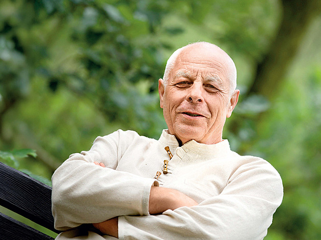 Nemoc a smrt mohou paradoxně nám všem pomoci žít lepší život, vypráví kaplan