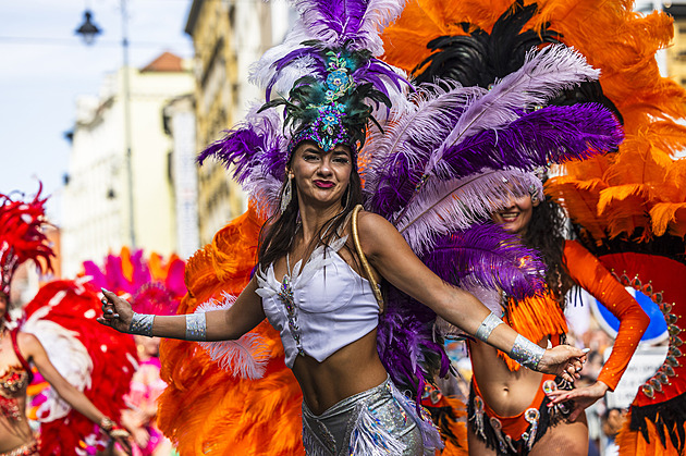 Brazilské rytmy rozvlní Brno, do čela tanečnic se postaví hvězda školy samby z Ria