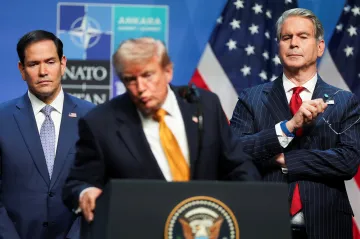 Na palubě ohroženého letadla Trump nechal Rubia či Bessenta