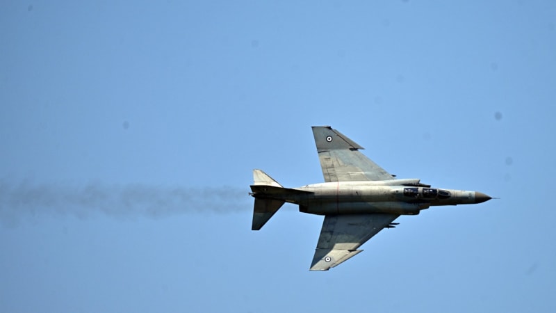 Drama v Maďarsku: Zřítila se stíhačka Gripen. Video zachytilo dým z místa dopadu