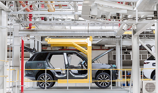 Další oběti krize autoprůmyslu: Jaguar Land Rover se zbaví desetiny lidí