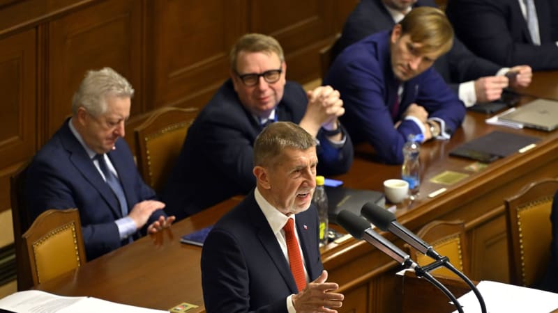 ON-LINE: Opozice se pokusí svrhnout Babišovu vládu. Premiér se těší a chystá vystoupení