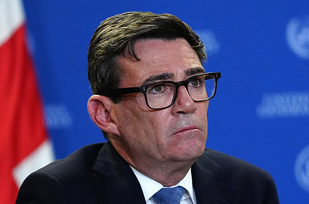 Brexit napáchal víc škody než užitku, řekl britský premiér. Chce lepší vztahy s EU