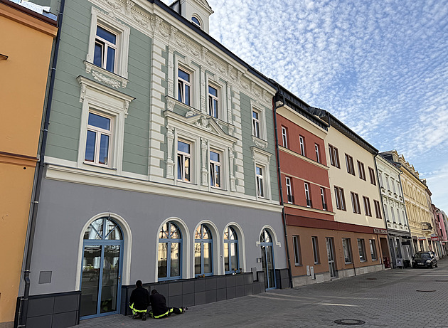 Opravený dům Egerius na sokolovském náměstí nabídne bydlení i informace