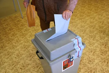 Odstartují volby do obecních zastupitelstev a Senátu