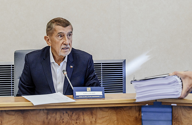 Babiš bude chtít odklad povolenek. Pustil se do Okamury, že není mluvčí vlády